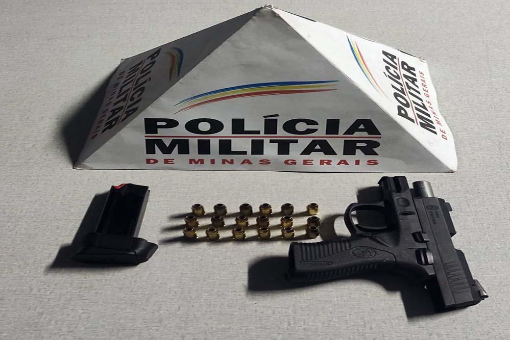 Durante Operação Protetores, Polícia Militar apreende uma pistola 380,Machado